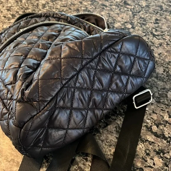 Kenneth Cole Reaction quilted mine backpack EUC - Picture 12 of 14